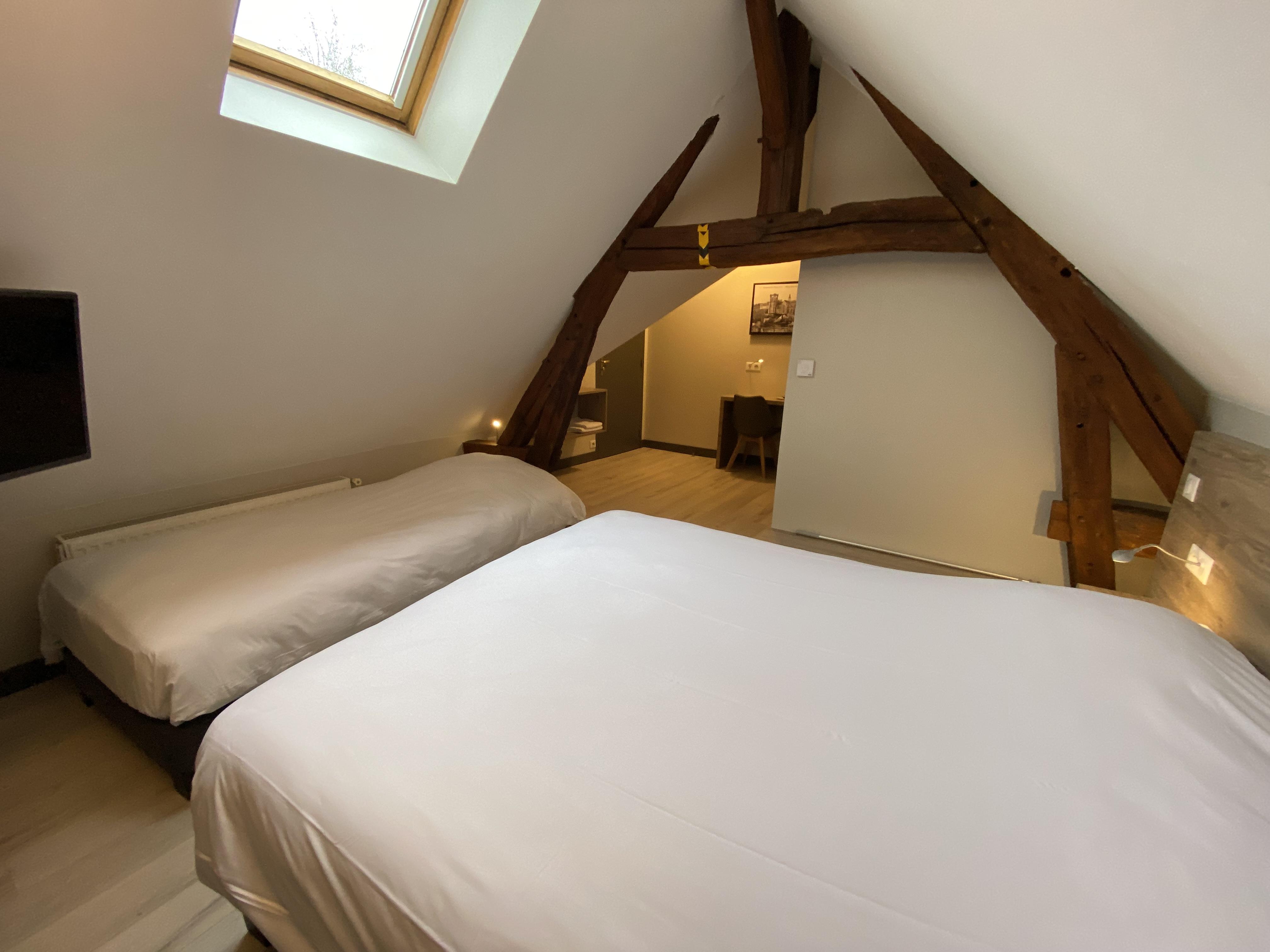 Logis - Hotel & Restaurant Saint Nicolas Chaumont-en-Vexin Exterior photo